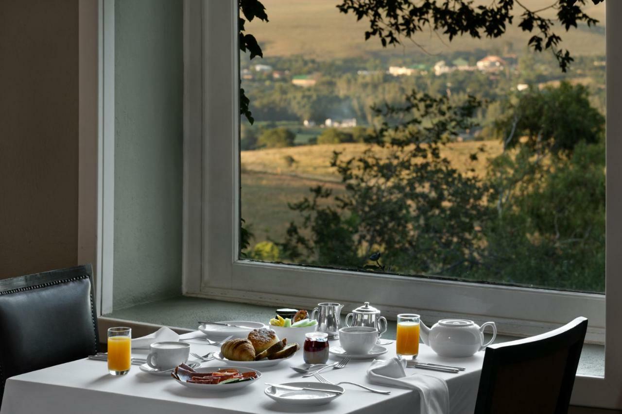 Mount Grace Hotel & Spa Magaliesburg Exterior photo Breakfast at the hotel